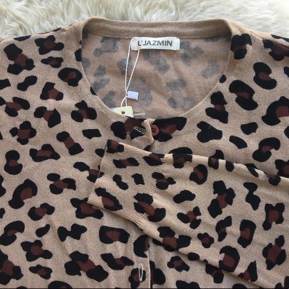 Leopard Pattern Cardigan - Picture 4 of 7